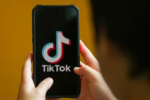 Empresa é acusada de enviar dados privados de usuários para a China