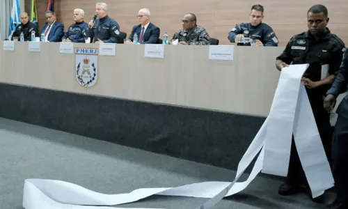 Ficha criminal do traficante foi apresentada durante coletiva de imprensa