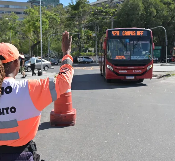 Mudanças no trânsito e nos ônibus do Centro de Niterói; veja alterações