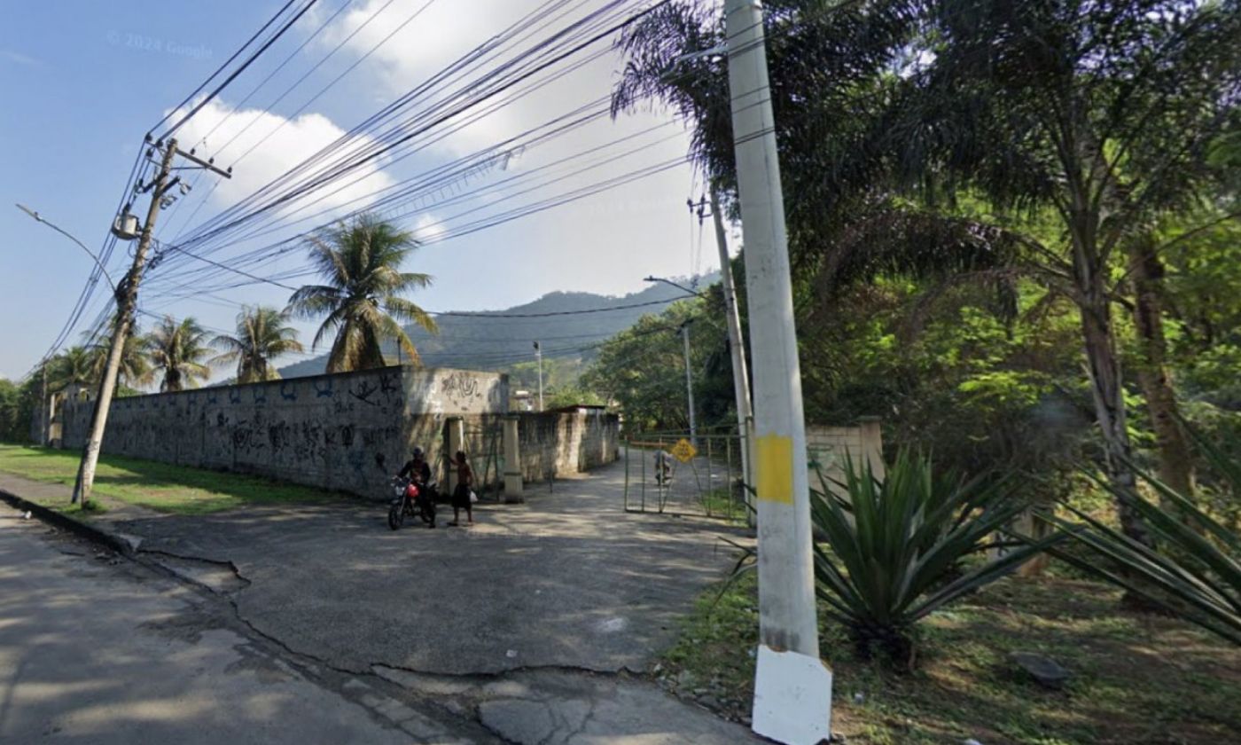 Corpo carbonizado é encontrado na Zona Oeste do Rio