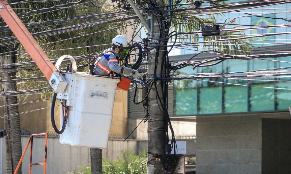 Enel informa que energia foi '100% normalizada' em Niterói