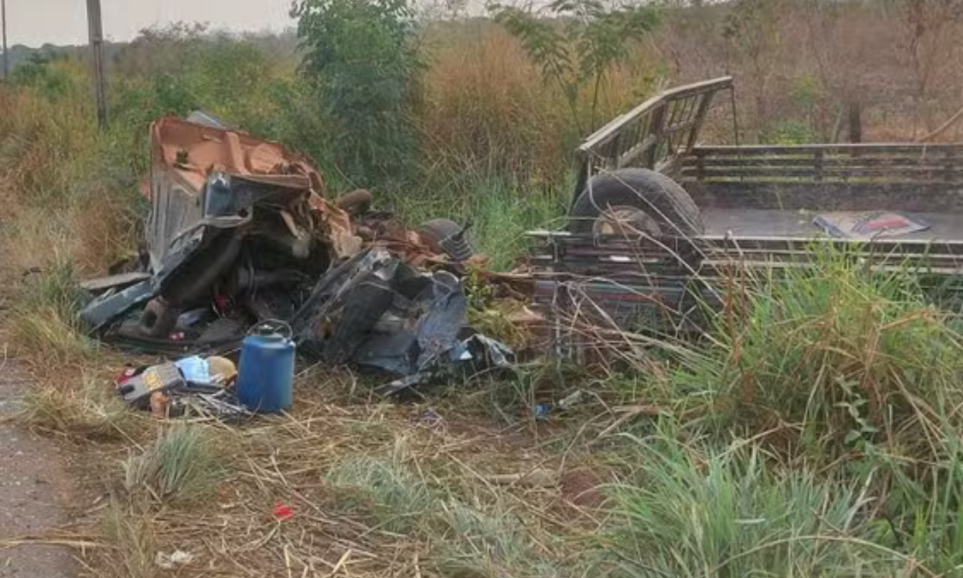 Motorista morre em acidente, e irmão mata sobreviventes a tiros