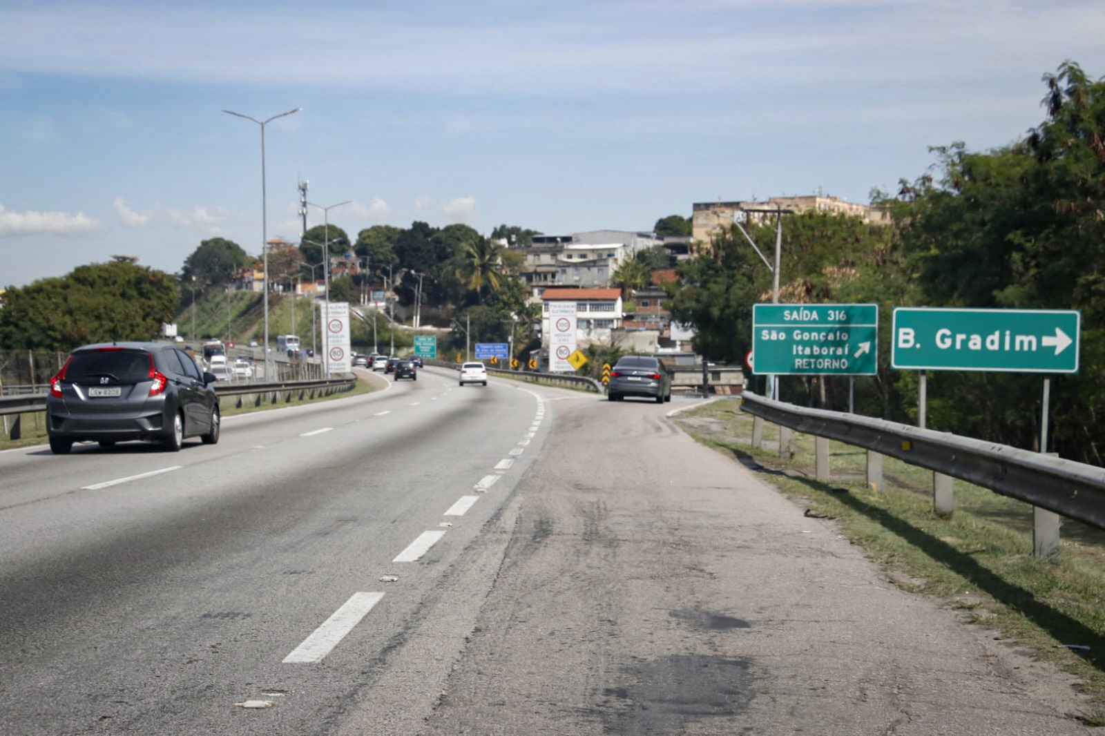 Obras interditam trânsito na BR-101; confira as mudanças