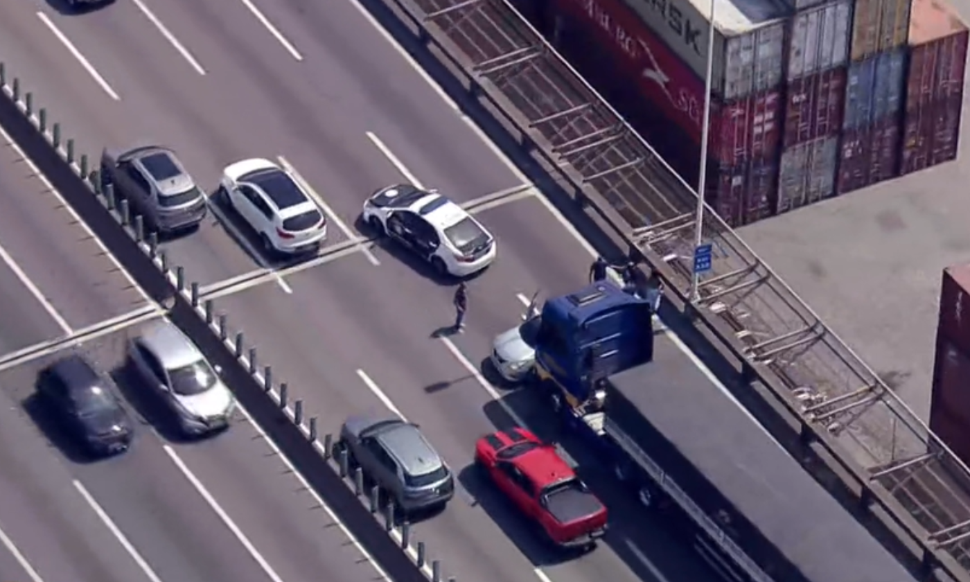 Tudo parado! Acidente na Ponte atrasa chegada ao Rio