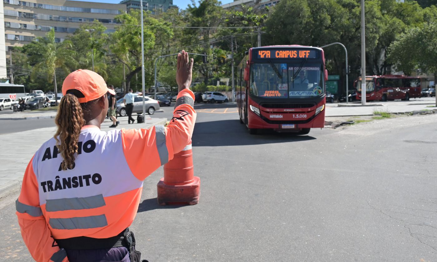 É hoje! Veja os ônibus que mudam de ponto no Centro de Niterói