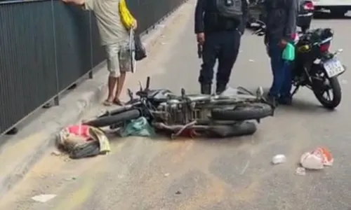 Moto ficou destruída após o acidente