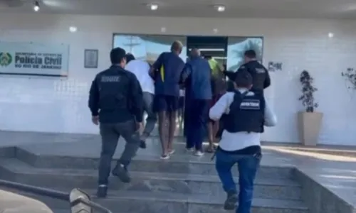 Suspeitos foram detidos na comunidade Minha Deusa