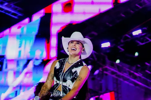 Ana Castela levou o sertanejo para a festa em Itaboraí
