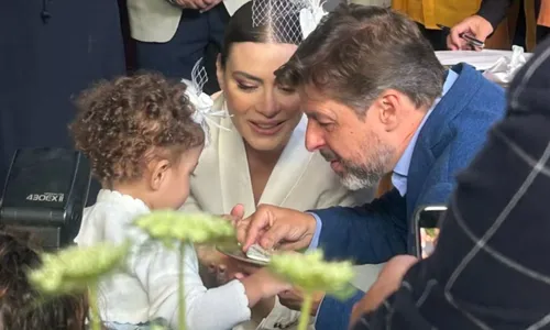 Filha do casal, Aurora, atraiu os olhares dos convidados