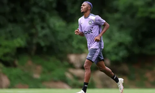 Jeffinho se lesionou durante um treinamento no Botafogo