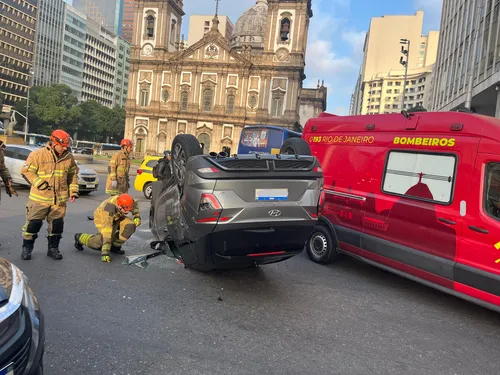 Caso ocorreu na Rua Primeiro de Março; trânsito foi impactado