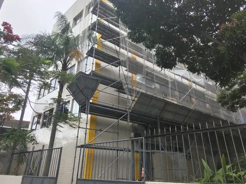 A criação do complexo é fruto de uma parceria firmada entre a Prefeitura de Niterói, por meio do Gabinete de Gestão Integrada Municipal, e a Secretaria de Estado de Polícia Civil.