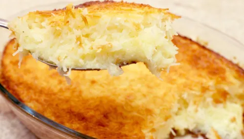 Cocada cremosa no forno fica com camada douradinha