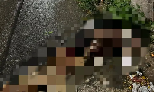 O corpo estava amarrado com cordas e fita adesiva