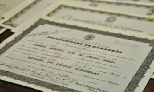 Diplomas impressos emitidos desde o início de julho não terão validade jurídica