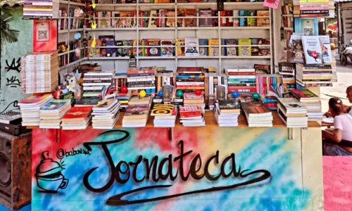 Leitores de diferentes idades discutem obras literárias no Clube do Livro da Jornateca