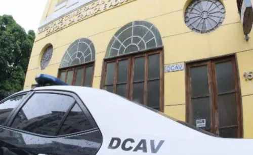 A prisão foi realizada por agentes da DCAV