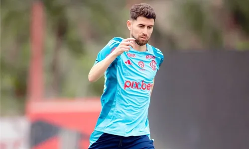 Jorginho vem sentindo um desconforto na coxa esquerda