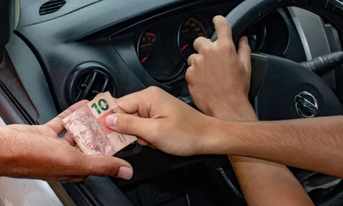 Projeto proíbe cobrança pelo serviço; contribuição seria voluntária