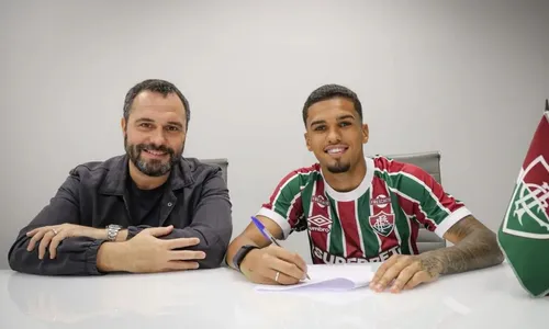 Riquelme vem se destacando e já fez 18 partidas no profissional do Fluminense