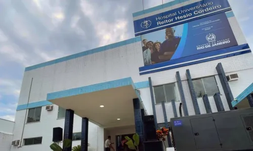 Após ser localizada na unidade hospitalar, ela recebeu voz de prisão e permaneceu sob custódia