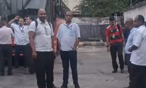 A mobilização começou ainda nas primeiras horas da manhã e reuniu cerca de 200 funcionários