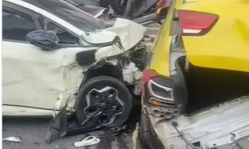 Imagem ilustrativa da imagem Grave acidente envolvendo quatro veículos deixa feridos no Rio