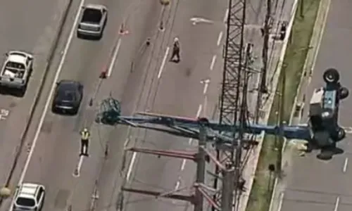 Parte da via ficou interditada