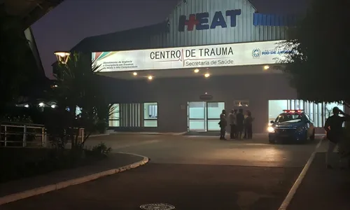 Ele foi levado para o Hospital Estadual Alberto Torres (HEAT)