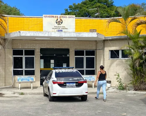 O corpo foi encaminhado ao Instituto Médico Legal (IML) de Tribobó, em São Gonçalo.