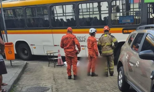 Os agentes do Corpo de Bombeiros, ao chegarem ao local, encontraram o homem já sem vida