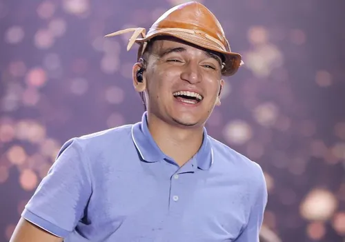 João também descreveu as ruas vazias e o clima de tensão na cidade