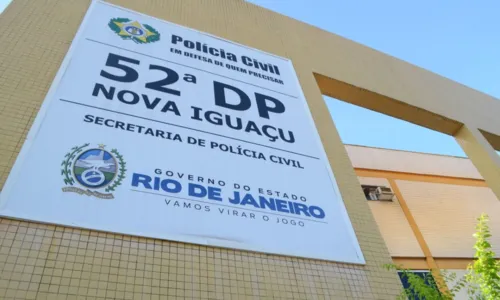O suspeito liderava um grupo responsável por extorquir moradores e comerciantes da região usando ameaças violentas como forma de coação