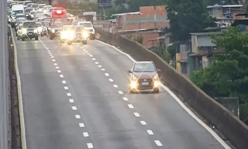 Interdição ocorreu na altura do Caju, na Zona Norte do Rio