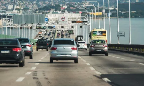 Acidente ocorreu entre os pórticos 14 e 15, na descida do Vão Central