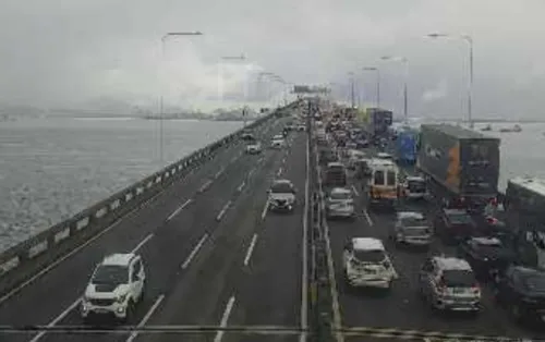 Congestionamento é causado por veículo enguiçado