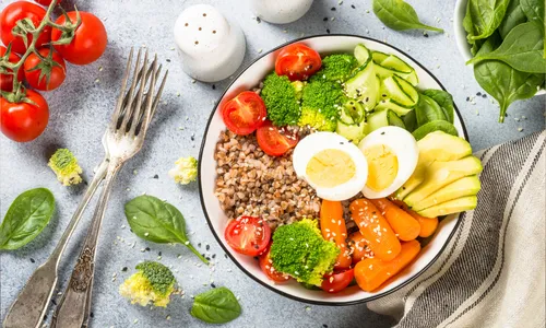 Toda dieta que busca regular o metabolismo de forma natural, usando os alimentos como aliados, pode ser considerada uma dieta metabólica