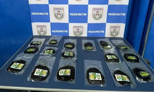 17 pacotes de haxixe foram encontrados na bagagem da passageira