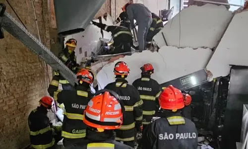 Outras duas pessoas permanecem soterradas e ao menos seis ficaram feridas