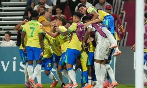 Dell marcou os dois gols para a Seleção Brasileira