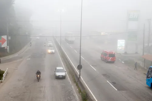 Quem precisou pegar ônibus acabou tendo dificuldades para enxergar