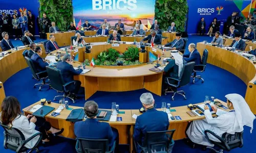 Lula se reuniu com lideranças do BRICS na manhã deste domingo (6)