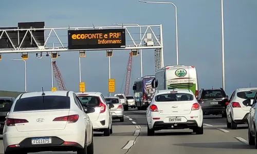 Já no sentido Rio de Janeiro, o trânsito flui normalmente, com tempo médio de travessia de 13 minutos.