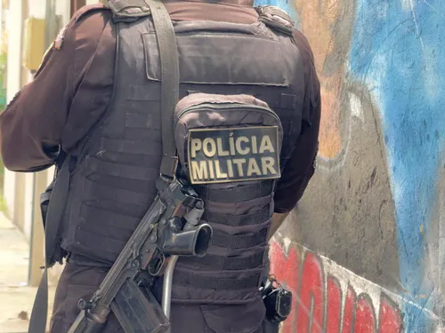 Ação policial aconteceu na comunidade da Linha