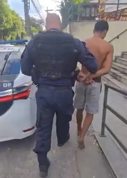 Foragido da Justiça foi levado para à 78ª DP (Fonseca)