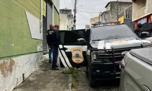 Homem foi capturado ao ser encontrado escondido em uma casa no bairro vizinho