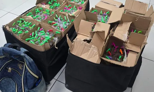 Frascos de lança-perfume estavam em caixas no bagageiro do ônibus