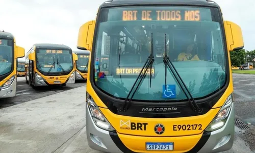Homem foi baleado enquanto esperava o BRT dentro da estação Praça do Bandolim