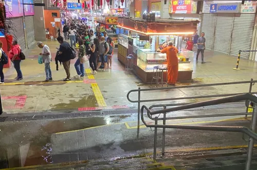 Filas de passageiros se formaram por conta do atraso nas linhas que circulam entre Niterói e Maricá