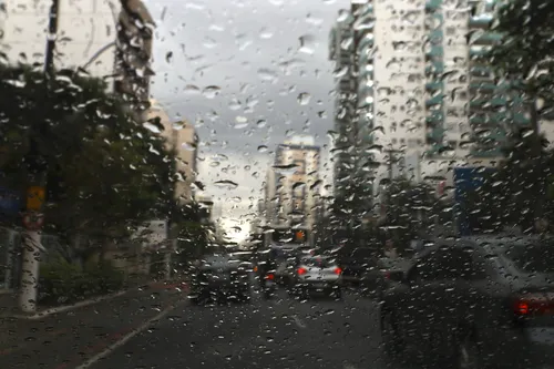 A previsão desta segunda-feira (1º) é de pancadas de chuva isoladas
